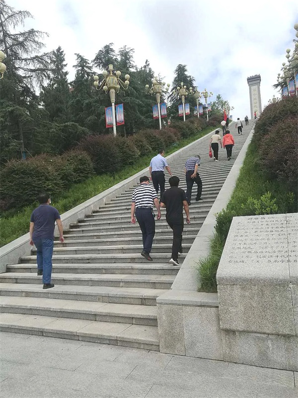 市工商联党支部与浩川水利水电公司党支部联合开展 庆建党99周年暨“共产党人的信仰与坚守”专题党课 学习活动